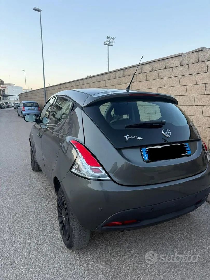 Lancia Ypsilon 2014 photo 2