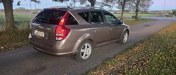 Kia Ceed 2012 photo 4