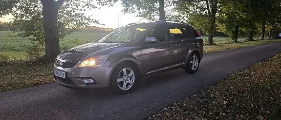 Kia Ceed 2012 photo 2