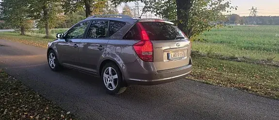Kia Ceed 2012 photo 3