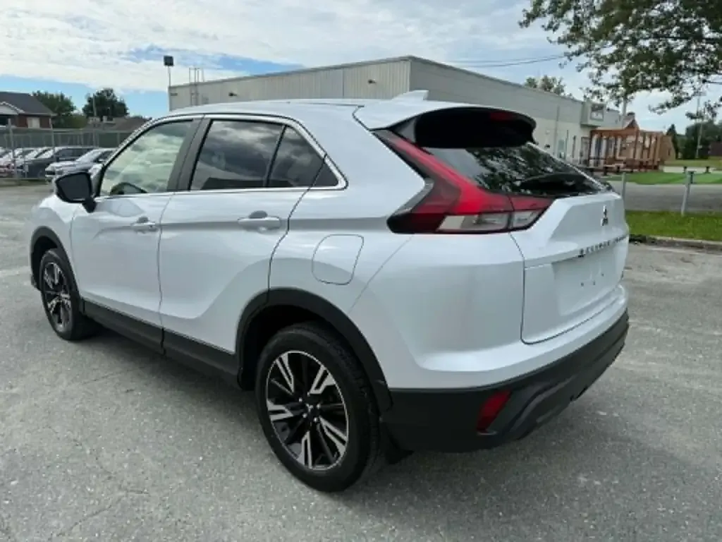 Mitsubishi Eclipse Cross 2024 photo 3