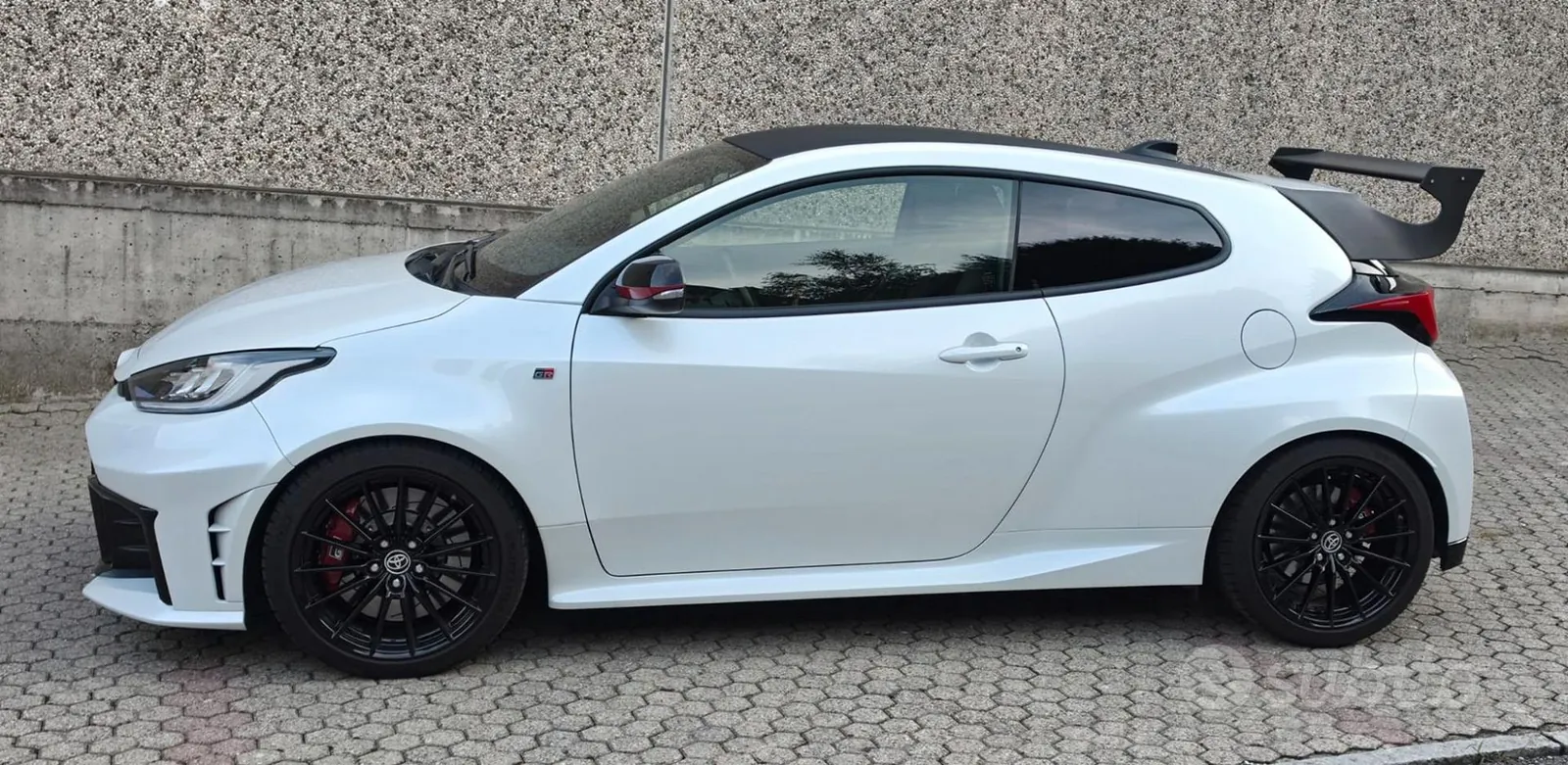 Toyota Yaris 2024 photo 2