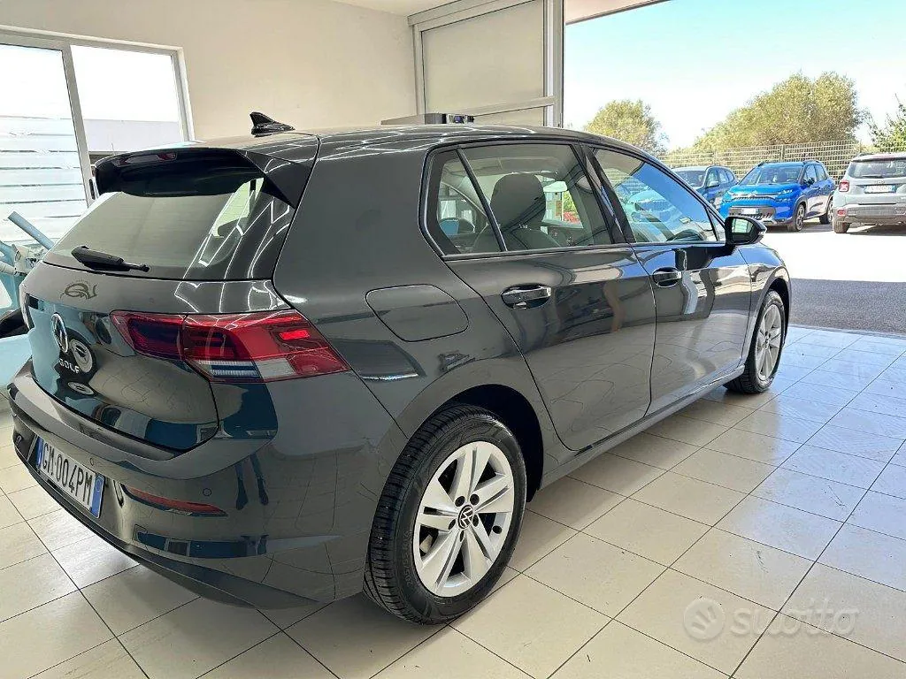 Volkswagen Golf 2023 photo 3