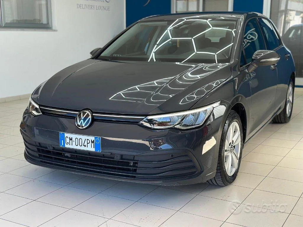 Volkswagen Golf 2023 photo 2