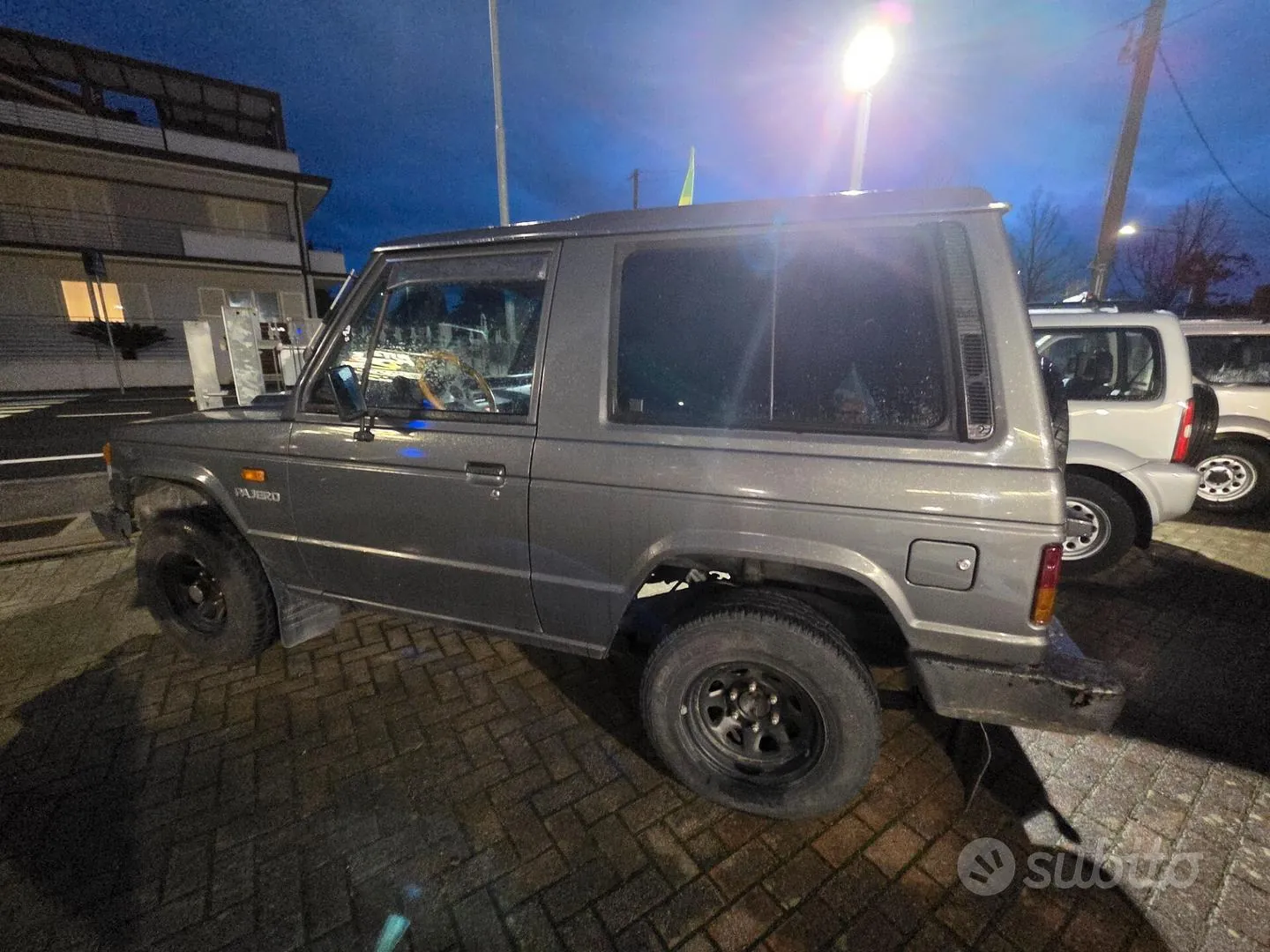 Mitsubishi Pajero 1989 photo 3