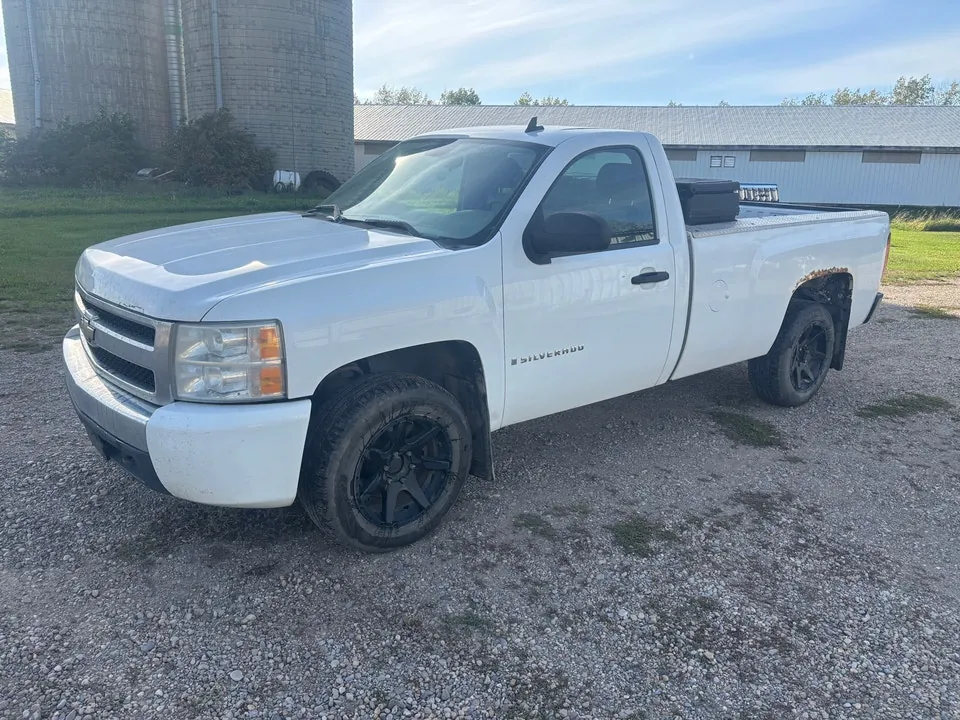 Chevrolet Silverado 1500 2007 photo 2