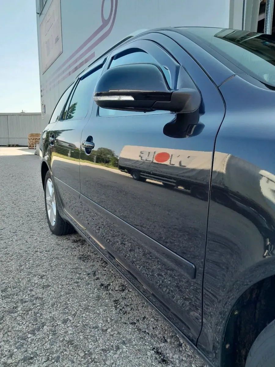 Skoda Octavia 2011 photo 3