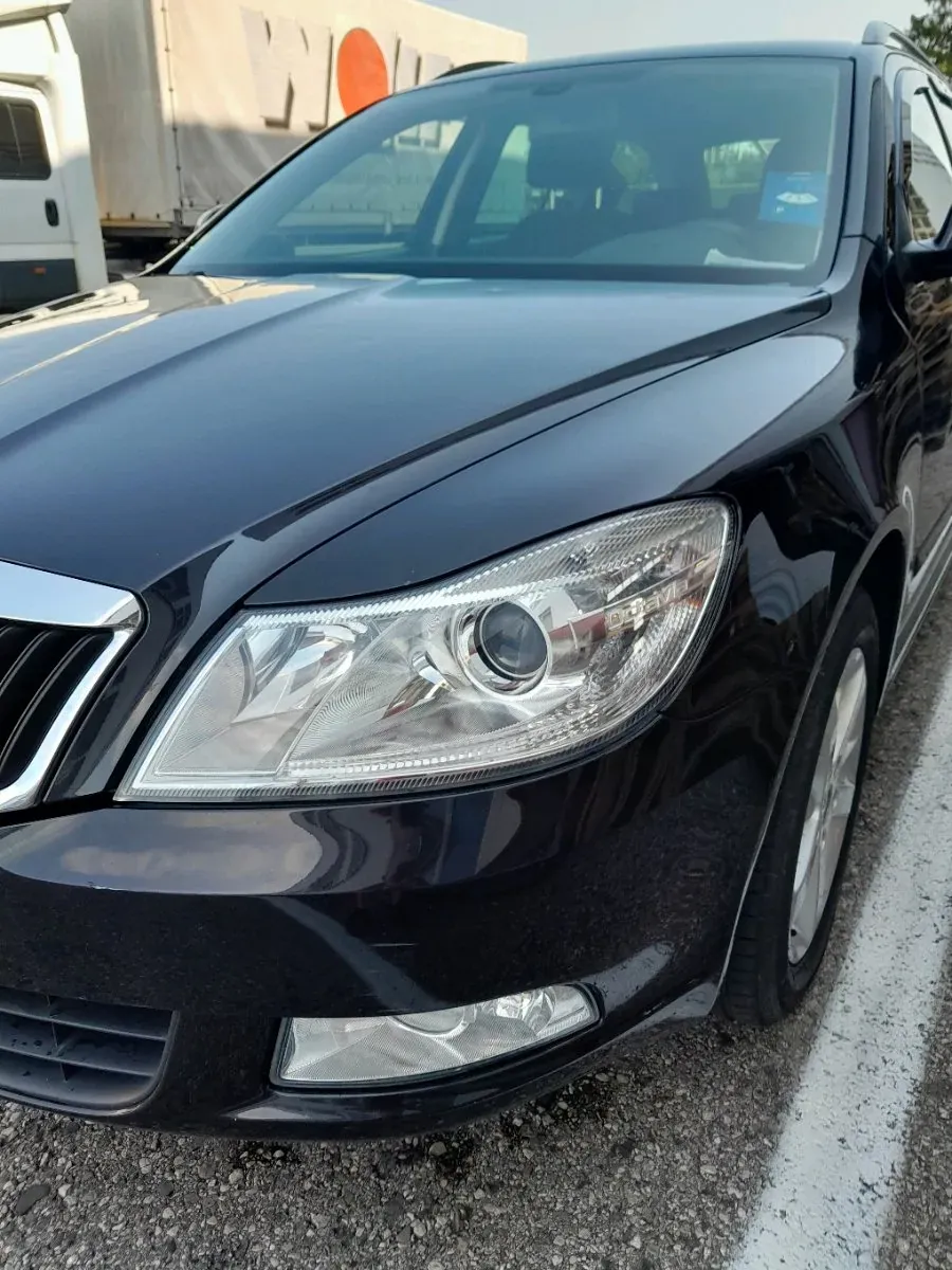 Skoda Octavia 2011 photo 2
