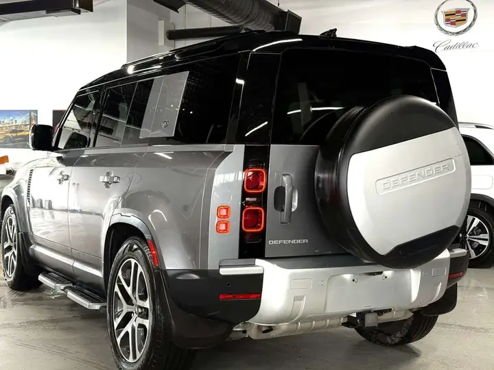 Land Rover Defender 2023 photo 5