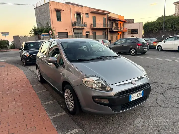 Fiat Punto Evo 2011 photo 3