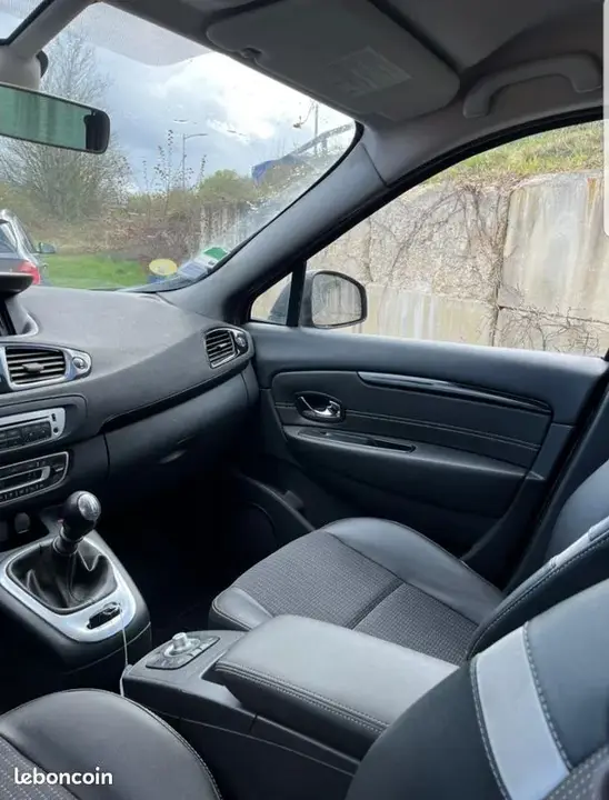Renault Scenic 2013 photo 5