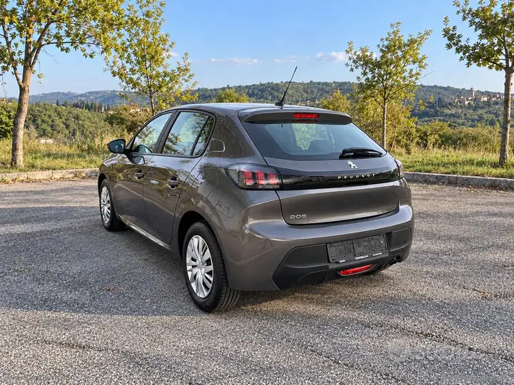 Peugeot 208 2022 photo 5