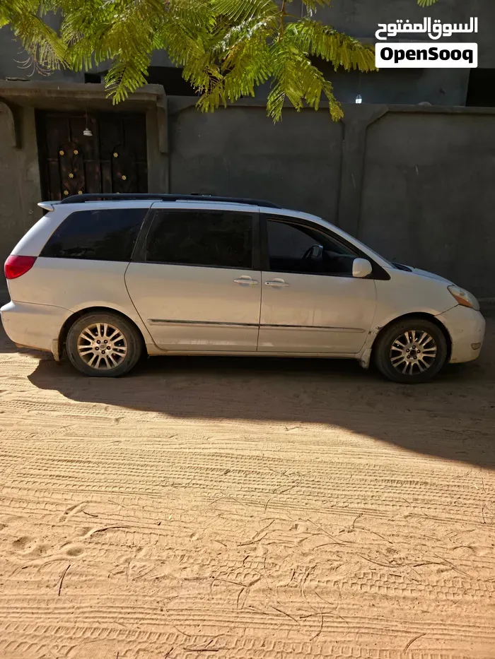 Toyota Sienna 2006 photo 2