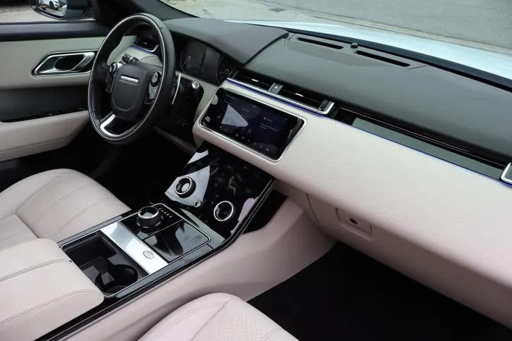 Land Rover Range Rover Velar 2018 photo 2
