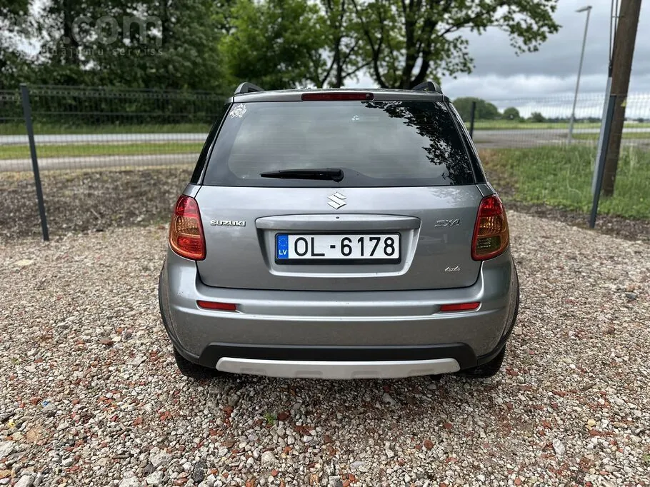 Suzuki Sx4 2011 photo 3