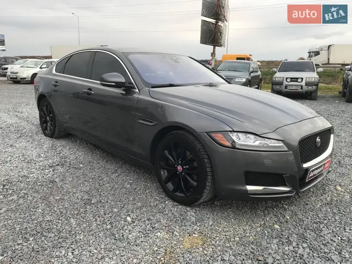 Jaguar Xf 2016 photo 3