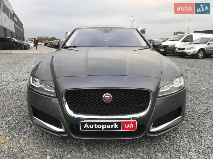 Jaguar Xf 2016 photo 2