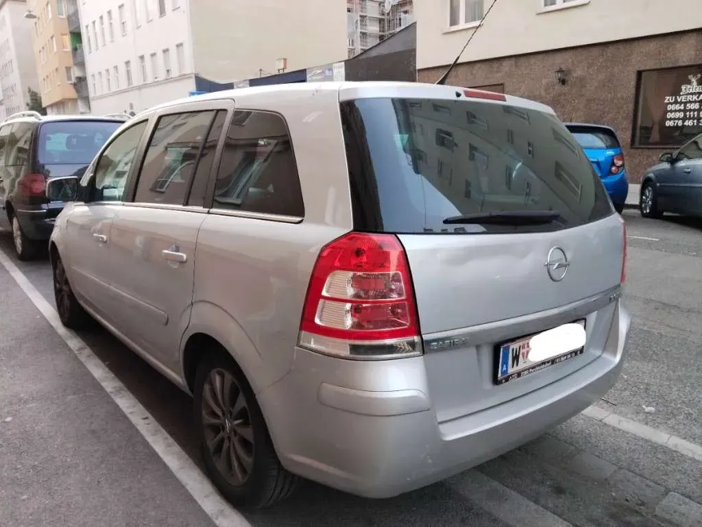 Opel Zafira 2010 photo 3