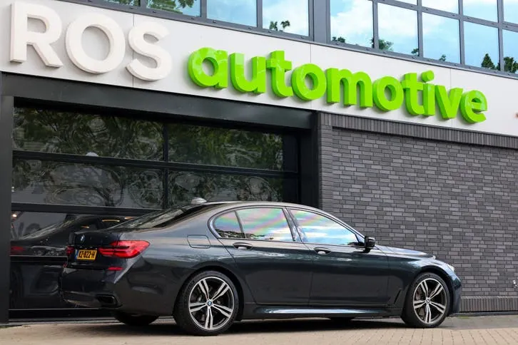 BMW 7-Serie 2017 photo 2