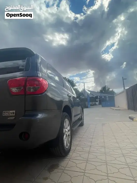 Toyota Sequoia 2010 photo 3
