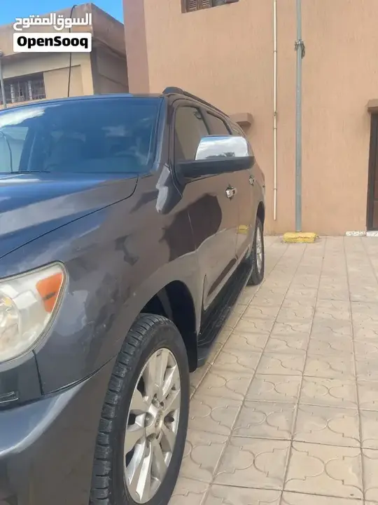 Toyota Sequoia 2010 photo 4