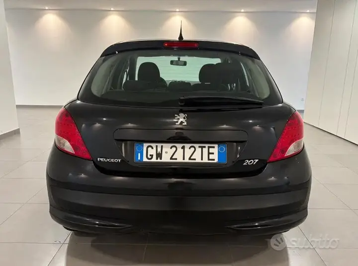 Peugeot 207 2011 photo 5