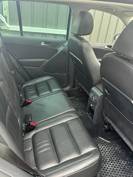Volkswagen Tiguan 2011 photo 2