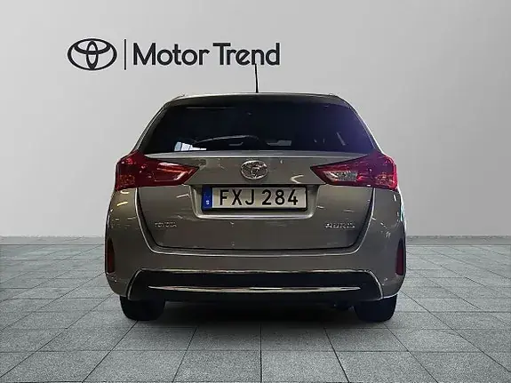 Toyota Auris 2015 photo 4