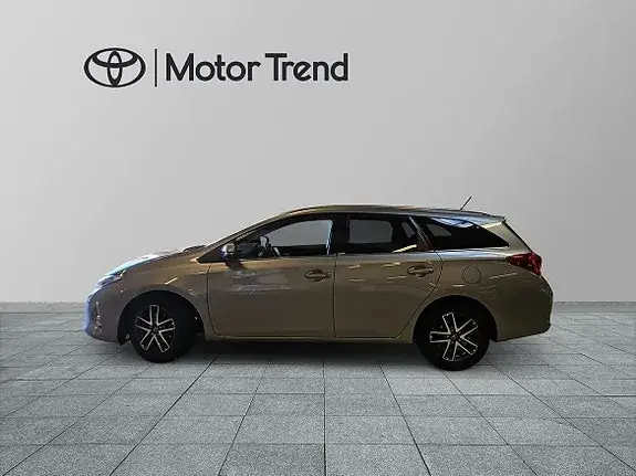 Toyota Auris 2015 photo 3