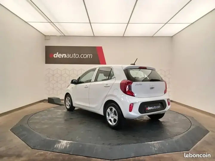 Kia Picanto 2023 photo 3