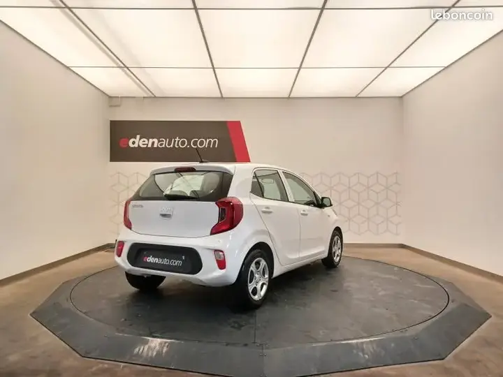 Kia Picanto 2023 photo 5