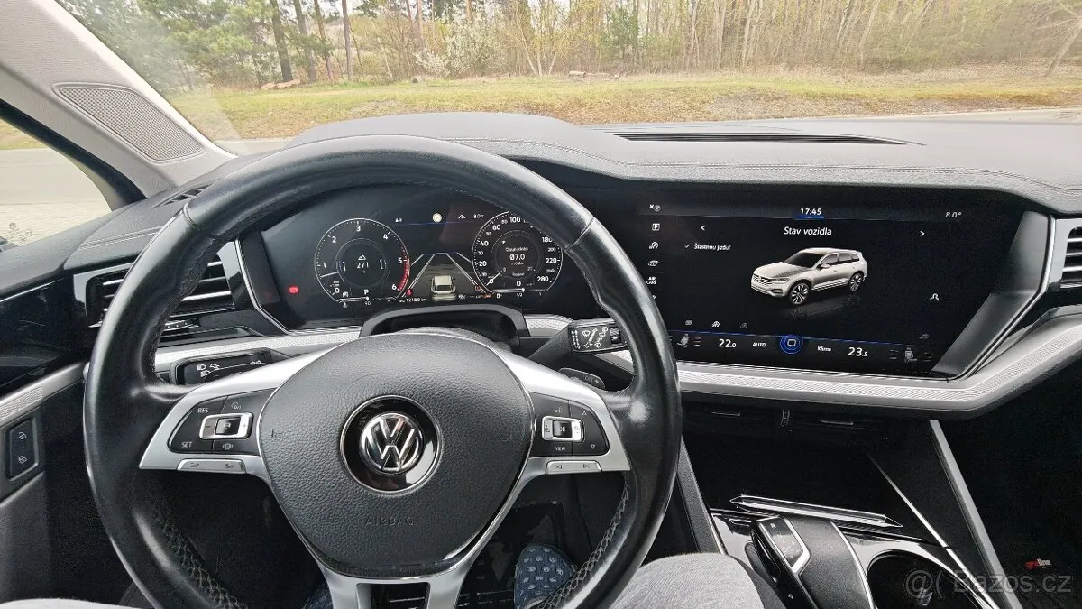 Volkswagen Touareg 2019 photo 2