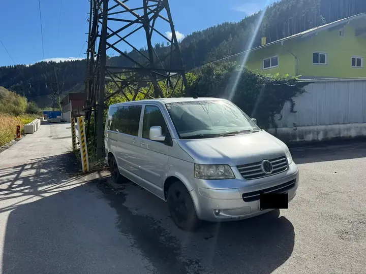 Volkswagen T5 2005 photo 2