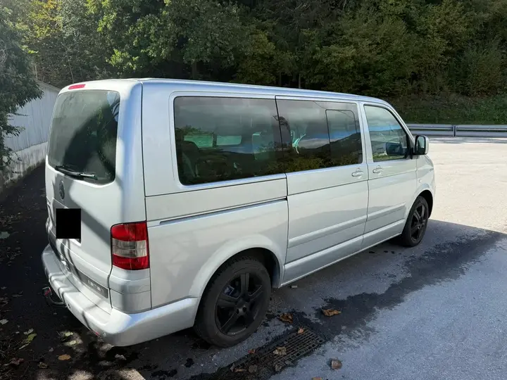 Volkswagen T5 2005 photo 3