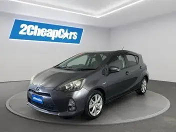 Toyota Aqua 2013 photo 2