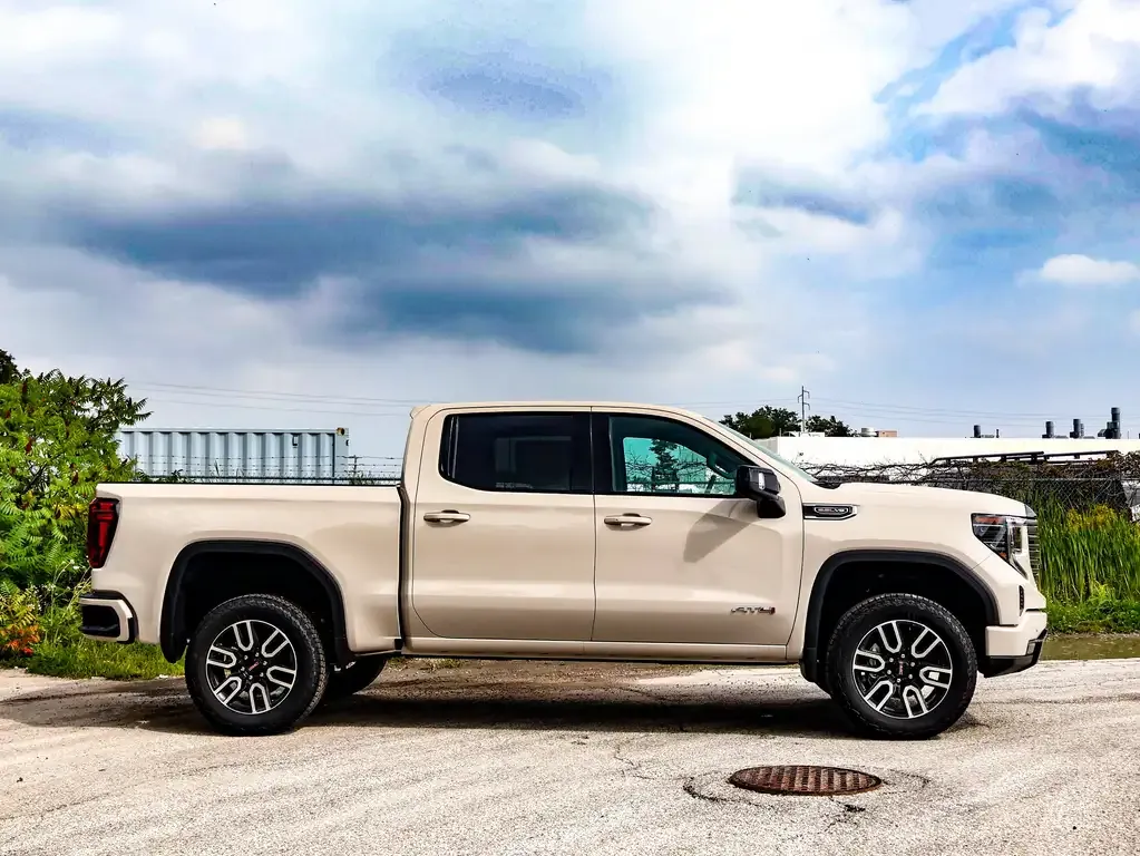 GMC Sierra 1500 2026 photo 3