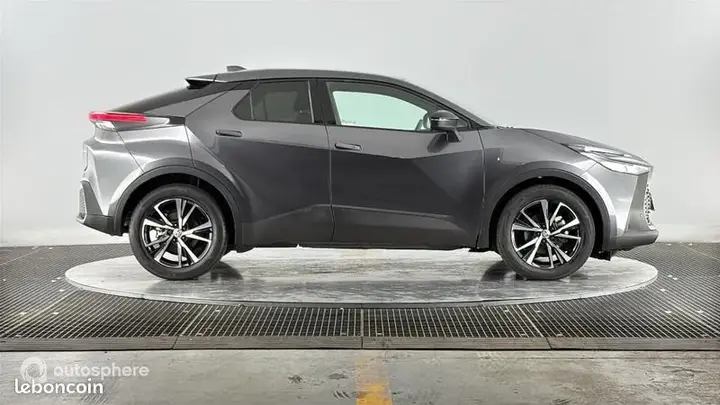 Toyota C-Hr 2025 photo 4