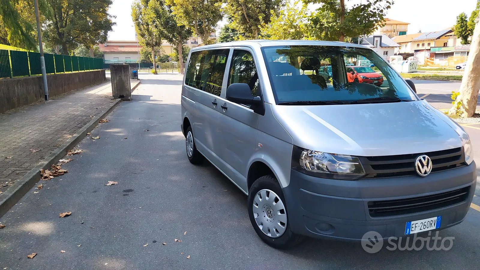 Volkswagen Caravelle 2010 photo 2