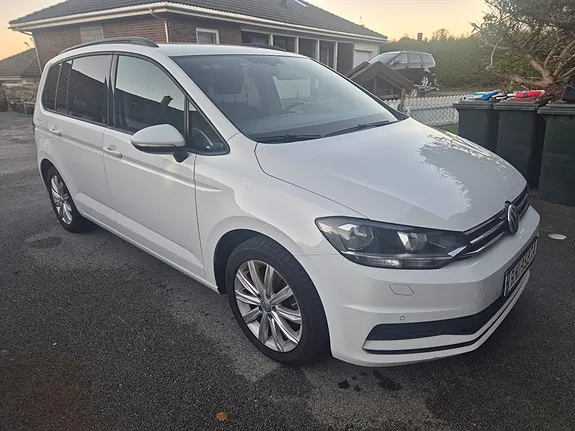 Volkswagen Touran 2016 photo 2