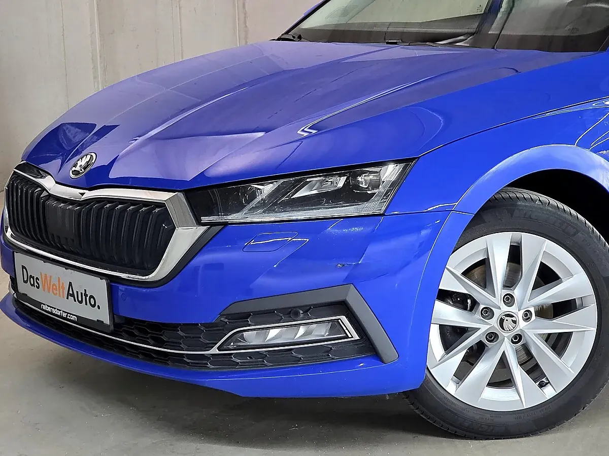 Skoda Octavia 2023 photo 2