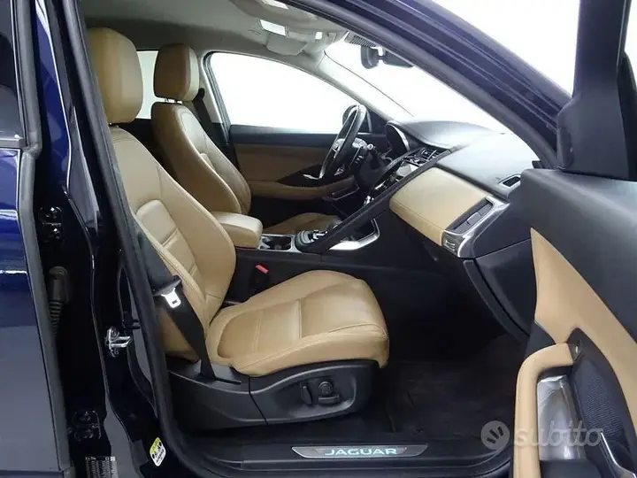 Jaguar E-Pace 2022 photo 3