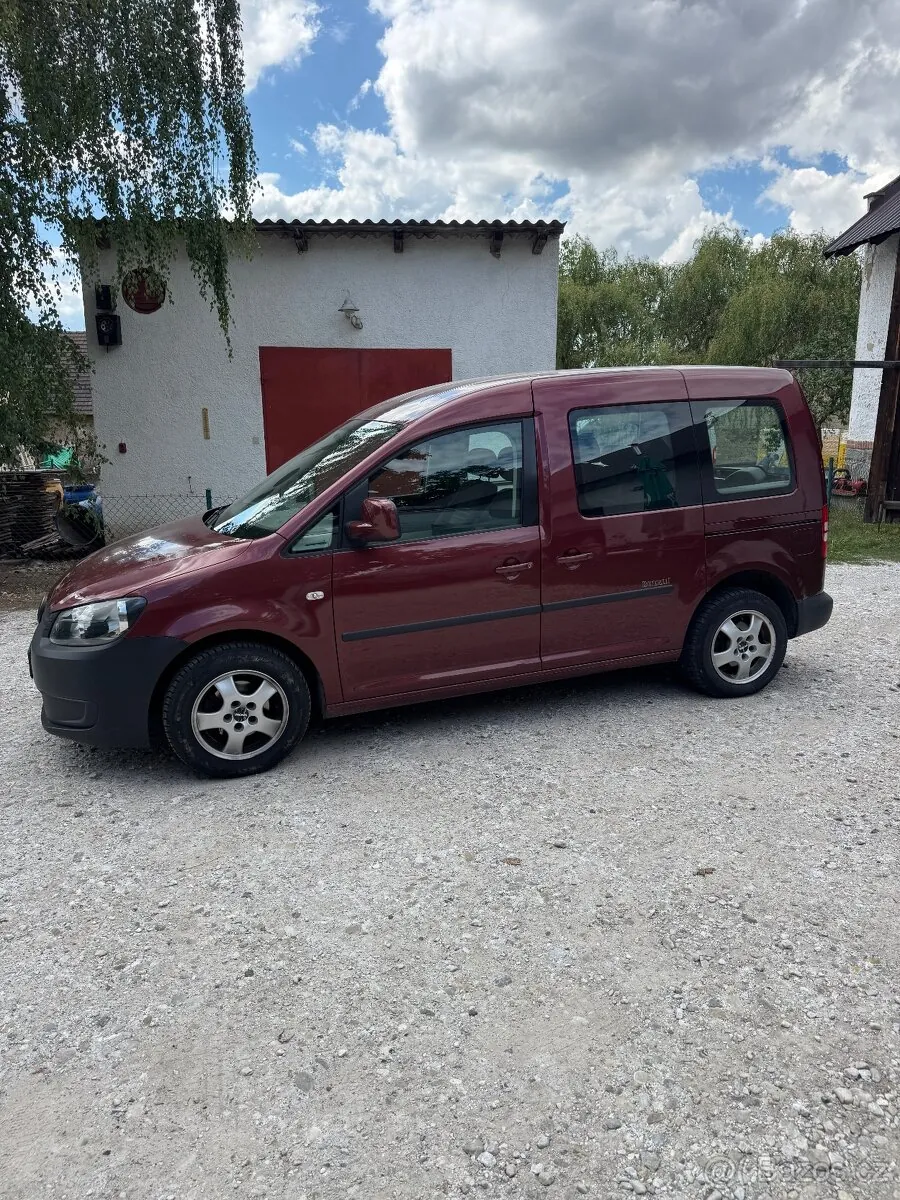 Volkswagen Caddy 2012 photo 2