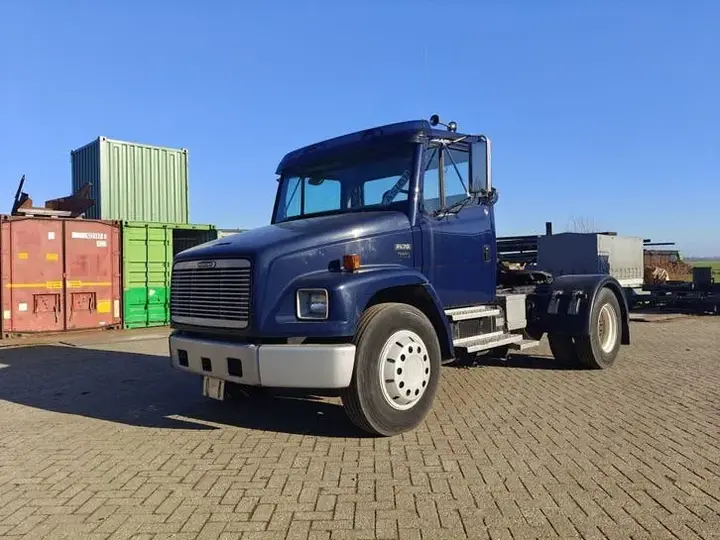Freightliner Fl70