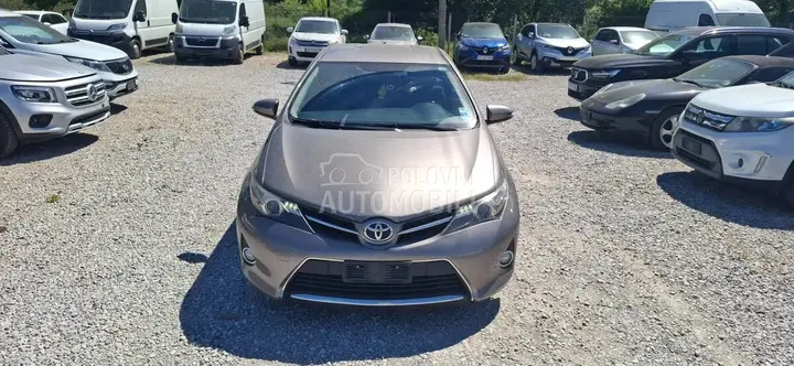 Toyota Auris 2013 photo 5