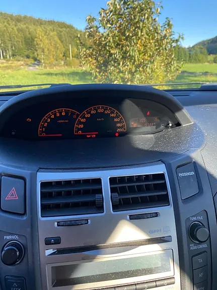 Toyota Yaris 2011 photo 3