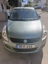Suzuki Swift 2012 photo 2