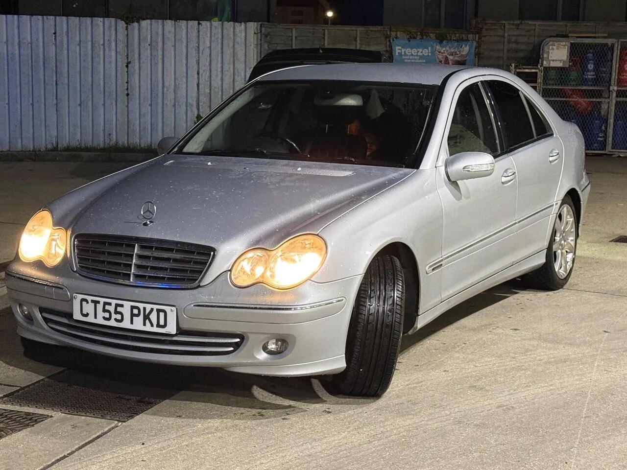 Mercedes-Benz C-Class 2005 photo 3