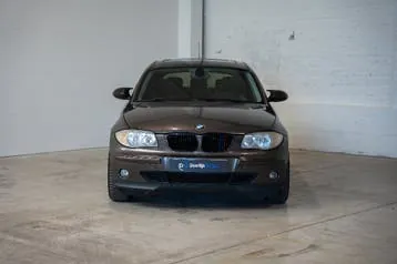 BMW 118D 2006 photo 2