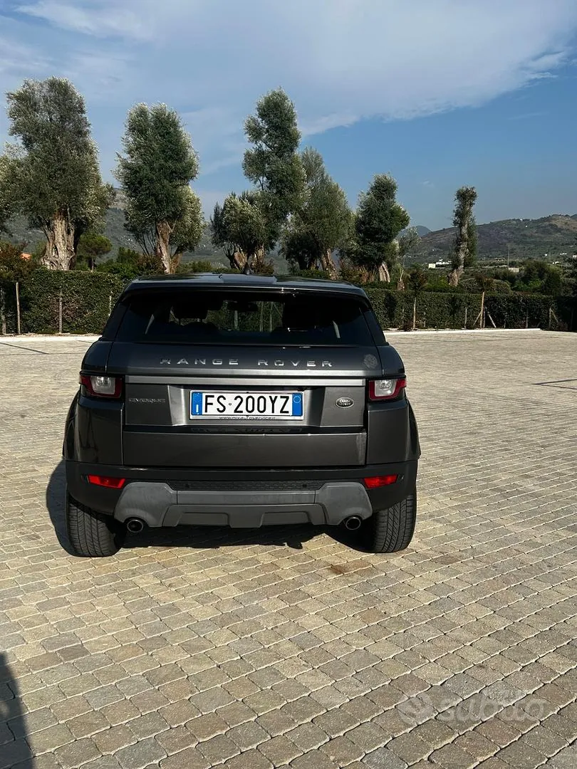 Land Rover Range Rover Evoque 2018 photo 4