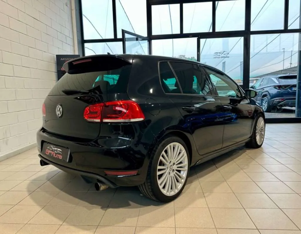Volkswagen Golf 2011 photo 4